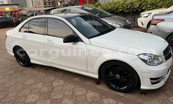 Acheter Occasion Voiture Mercedes Viano Blanc à Conakry, Conakry Acheter Occasion Voiture Mercedes Viano Blanc à Conakry, Conakry