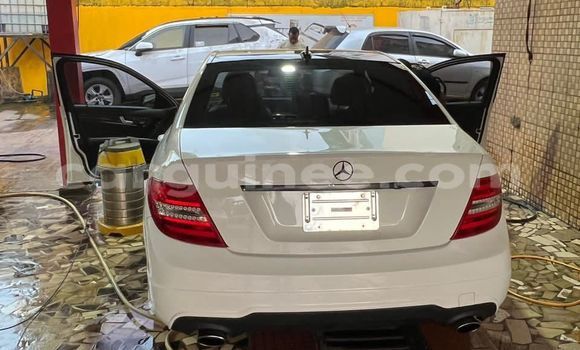 Acheter Occasion Voiture Mercedes Viano Blanc à Conakry, Conakry Acheter Occasion Voiture Mercedes Viano Blanc à Conakry, Conakry