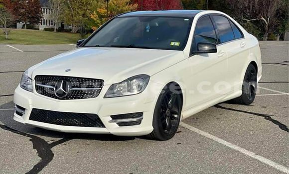 Acheter Occasion Voiture Mercedes Viano Blanc à Conakry, Conakry Acheter Occasion Voiture Mercedes Viano Blanc à Conakry, Conakry