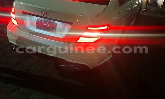 Acheter Occasion Voiture Mercedes Viano Blanc à Conakry, Conakry Acheter Occasion Voiture Mercedes Viano Blanc à Conakry, Conakry