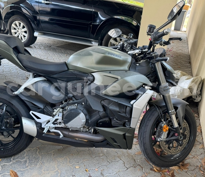 Big with watermark ducati streetfighter conakry conakry 9155