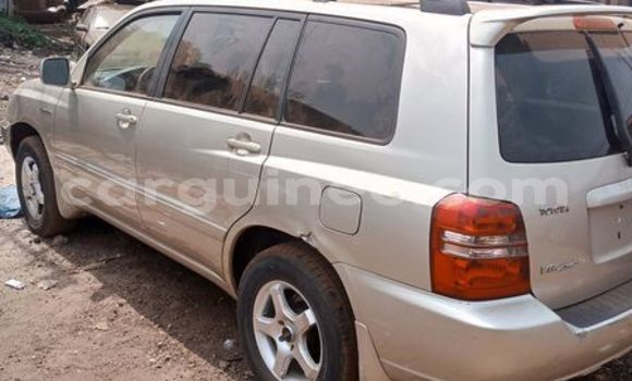 Buy Used Toyota Highlander Beige Car in Conakry in Conakry Buy Used Toyota Highlander Beige Car in Conakry in Conakry