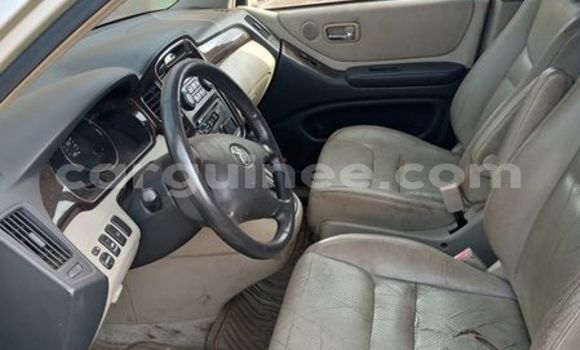 Buy Used Toyota Highlander Beige Car in Conakry in Conakry Buy Used Toyota Highlander Beige Car in Conakry in Conakry