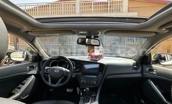 Buy Used Kia K5 White Car in Conakry in Conakry Buy Used Kia K5 White Car in Conakry in Conakry