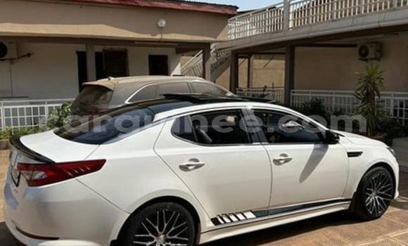 Buy Used Kia K5 White Car in Conakry in Conakry Buy Used Kia K5 White Car in Conakry in Conakry