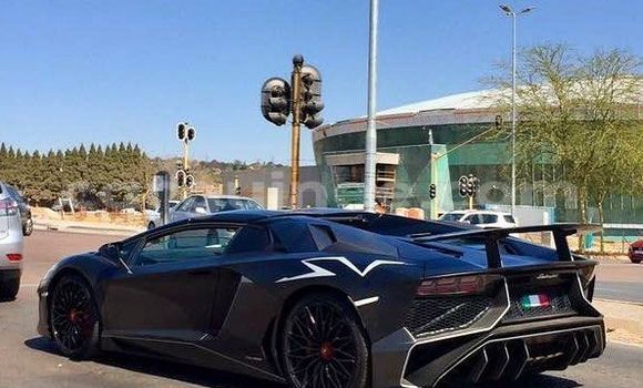 Acheter Neuf Voiture Lamborghini Aventador Noir à Conakry, Conakry Acheter Neuf Voiture Lamborghini Aventador Noir à Conakry, Conakry