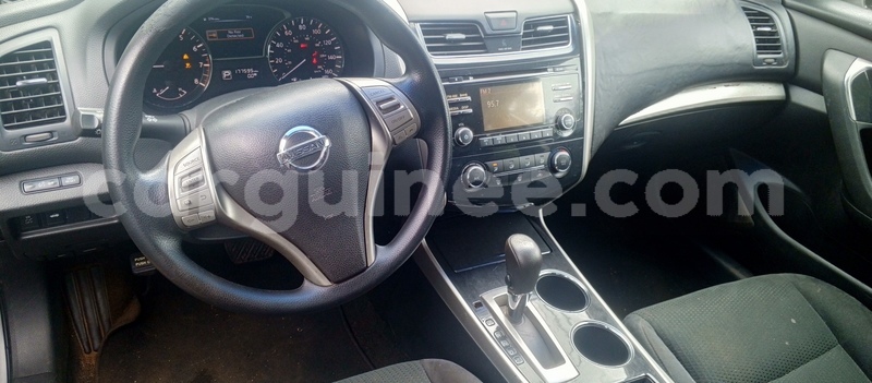 Big with watermark nissan altima conakry conakry 9221