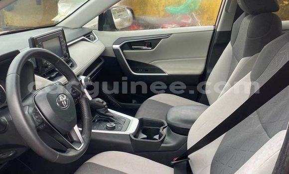 Acheter Occasion Voiture Toyota RAV4 Rouge à Conakry, Conakry Acheter Occasion Voiture Toyota RAV4 Rouge à Conakry, Conakry