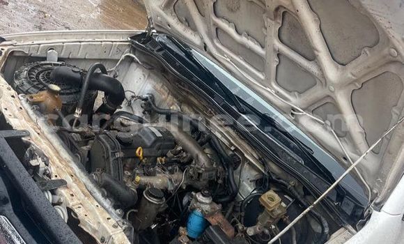 Buy Used Toyota Hilux White Car in Conakry in Conakry Buy Used Toyota Hilux White Car in Conakry in Conakry