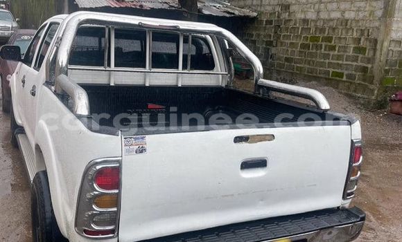 Buy Used Toyota Hilux White Car in Conakry in Conakry Buy Used Toyota Hilux White Car in Conakry in Conakry