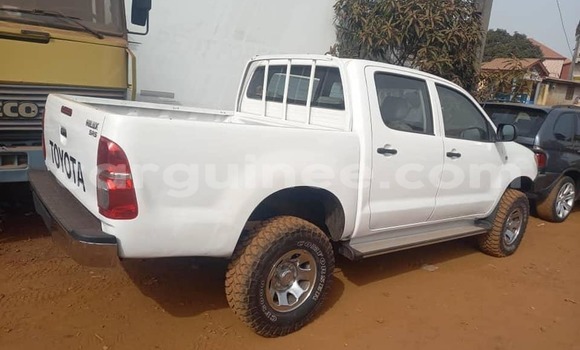 Buy Used Toyota Hilux White Car in Conakry in Conakry Buy Used Toyota Hilux White Car in Conakry in Conakry