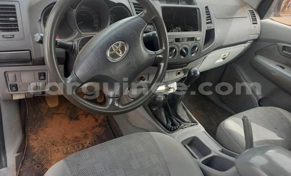 Buy Used Toyota Hilux White Car in Conakry in Conakry Buy Used Toyota Hilux White Car in Conakry in Conakry