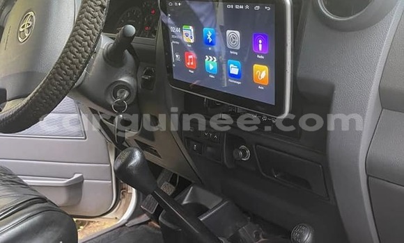 Buy Used Toyota Land Cruiser White Car in Conakry in Conakry Buy Used Toyota Land Cruiser White Car in Conakry in Conakry
