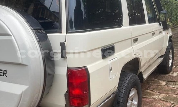 Buy Used Toyota Land Cruiser White Car in Conakry in Conakry Buy Used Toyota Land Cruiser White Car in Conakry in Conakry