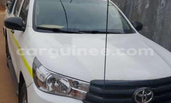 Buy Used Toyota Hilux White Car in Conakry in Conakry Buy Used Toyota Hilux White Car in Conakry in Conakry