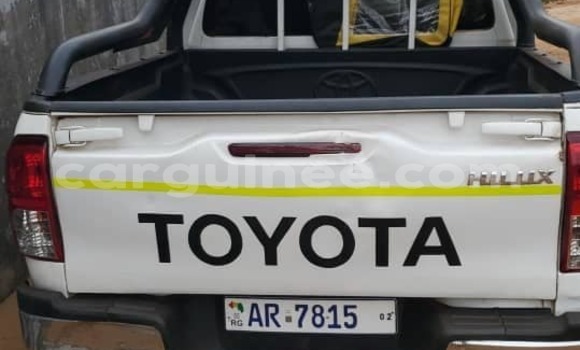 Buy Used Toyota Hilux White Car in Conakry in Conakry Buy Used Toyota Hilux White Car in Conakry in Conakry