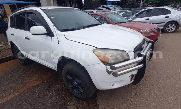 Buy Used Toyota RAV4 White Car in Conakry in Conakry Buy Used Toyota RAV4 White Car in Conakry in Conakry