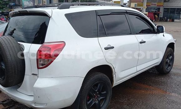 Buy Used Toyota RAV4 White Car in Conakry in Conakry Buy Used Toyota RAV4 White Car in Conakry in Conakry