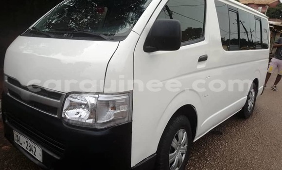 Buy Used Toyota Hiace White Car in Conakry in Conakry Buy Used Toyota Hiace White Car in Conakry in Conakry