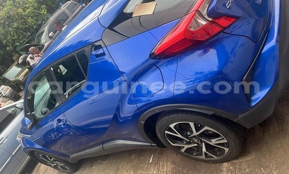 Buy Used Toyota C-HR Blue Car in Conakry in Conakry Buy Used Toyota C-HR Blue Car in Conakry in Conakry