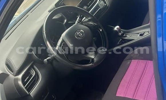 Buy Used Toyota C-HR Blue Car in Conakry in Conakry Buy Used Toyota C-HR Blue Car in Conakry in Conakry