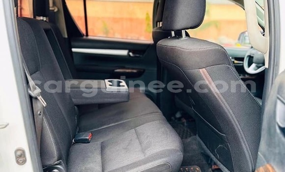 Buy Used Toyota Hilux White Car in Conakry in Conakry Buy Used Toyota Hilux White Car in Conakry in Conakry