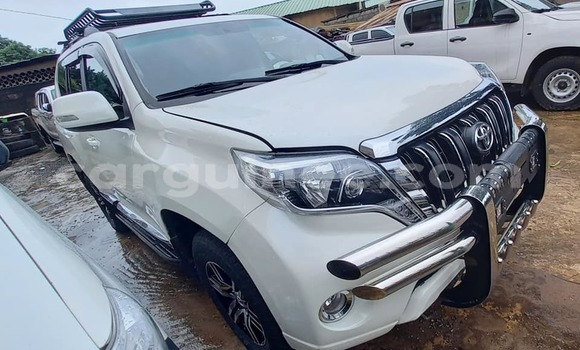 Buy Used Toyota Prado White Car in Conakry in Conakry Buy Used Toyota Prado White Car in Conakry in Conakry