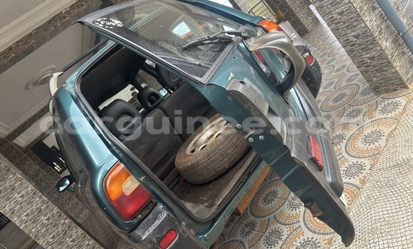 Acheter Occasion Voiture Toyota RAV4 Vert à Conakry, Conakry Acheter Occasion Voiture Toyota RAV4 Vert à Conakry, Conakry