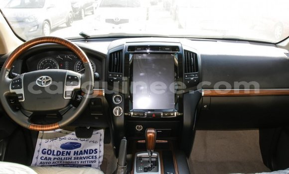 Acheter Import Voiture Toyota Land Cruiser Autre à Import - Dubai, Conakry Acheter Import Voiture Toyota Land Cruiser Autre à Import - Dubai, Conakry