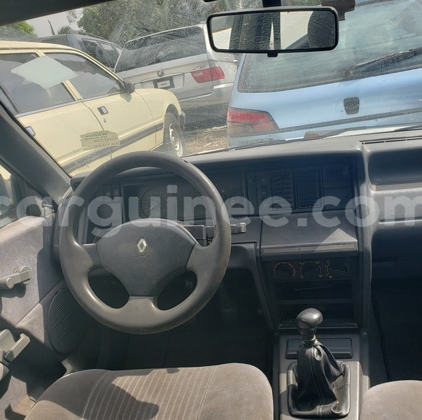 Big with watermark renault trafic conakry conakry 9512