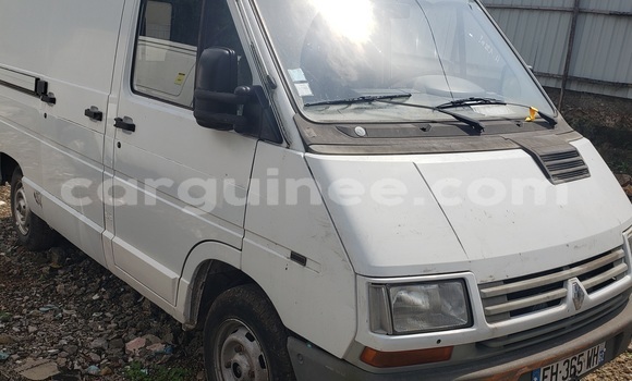 Buy Import Renault Trafic Other Truck in Conakry in Conakry Buy Import Renault Trafic Other Truck in Conakry in Conakry