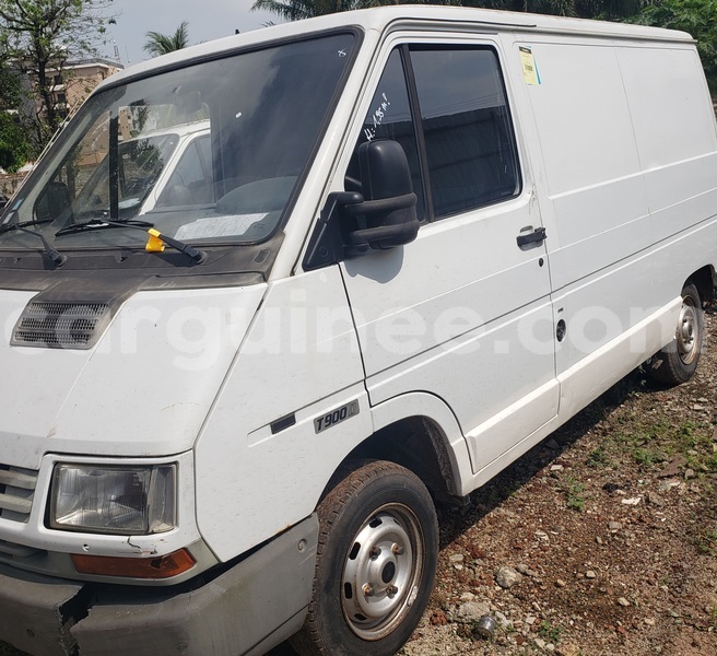 Big with watermark renault trafic conakry conakry 9515