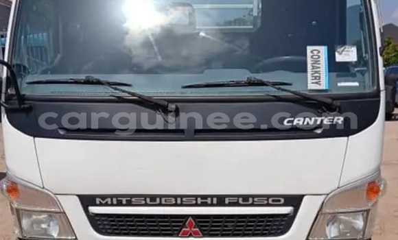 Medium with watermark mitsubishi van conakry conakry 9532