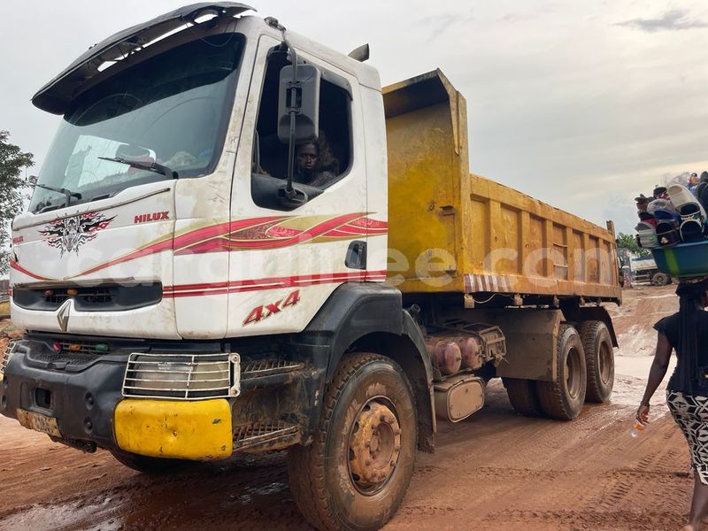 Big with watermark renault d55 conakry conakry 9548