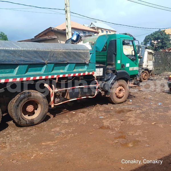 Big with watermark renault g300 conakry conakry 9552