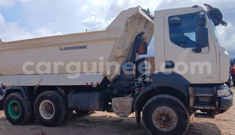 Big with watermark renault g300 conakry conakry 9555