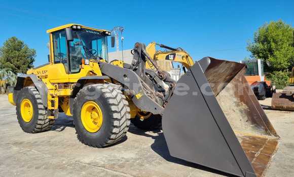 Medium with watermark volvo f4 conakry conakry 9583
