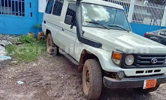 Acheter Occasion Voiture Toyota Land Cruiser Blanc à Conakry, Conakry Acheter Occasion Voiture Toyota Land Cruiser Blanc à Conakry, Conakry