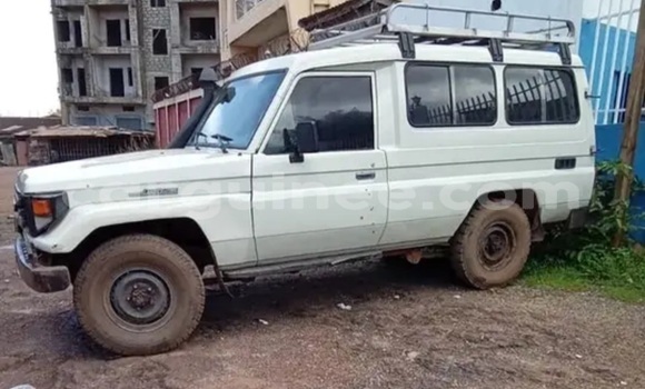 Acheter Occasion Voiture Toyota Land Cruiser Blanc à Conakry, Conakry Acheter Occasion Voiture Toyota Land Cruiser Blanc à Conakry, Conakry