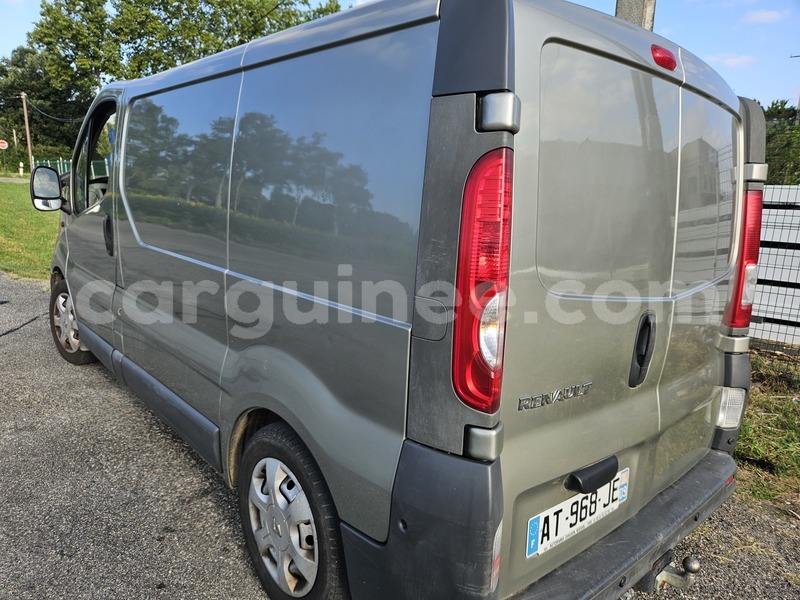 Big with watermark renault trafic conakry conakry 9596