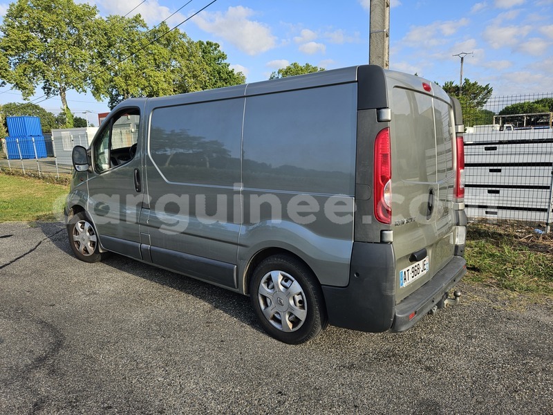 Big with watermark renault trafic conakry conakry 9596