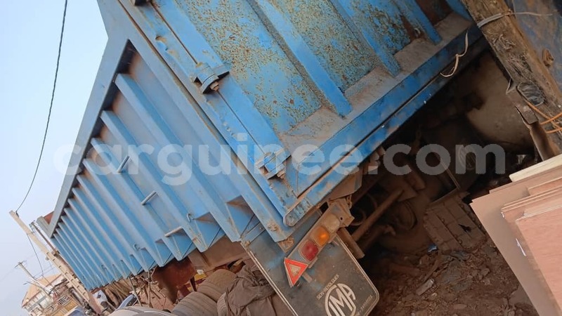 Big with watermark renault g300 conakry conakry 9604