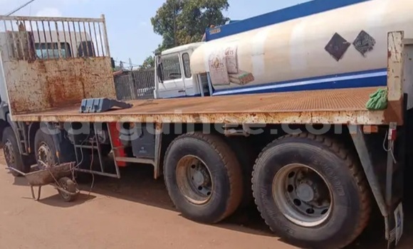Medium with watermark renault tracer conakry conakry 9609