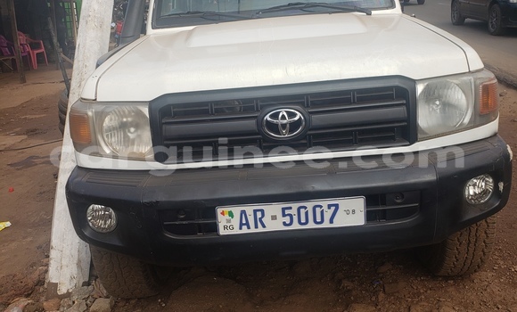 Acheter Occasion Voiture Toyota Land Cruiser Blanc à Conakry, Conakry Acheter Occasion Voiture Toyota Land Cruiser Blanc à Conakry, Conakry