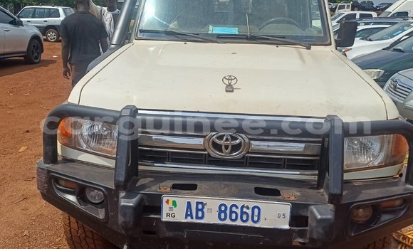 Acheter Occasion Voiture Toyota Land Cruiser Blanc à Conakry, Conakry Acheter Occasion Voiture Toyota Land Cruiser Blanc à Conakry, Conakry