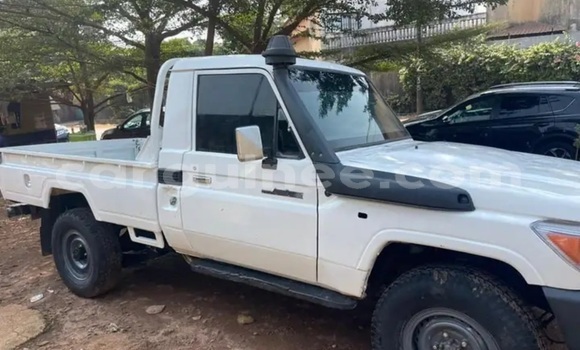 Acheter Occasion Voiture Toyota Land Cruiser Blanc à Conakry, Conakry Acheter Occasion Voiture Toyota Land Cruiser Blanc à Conakry, Conakry