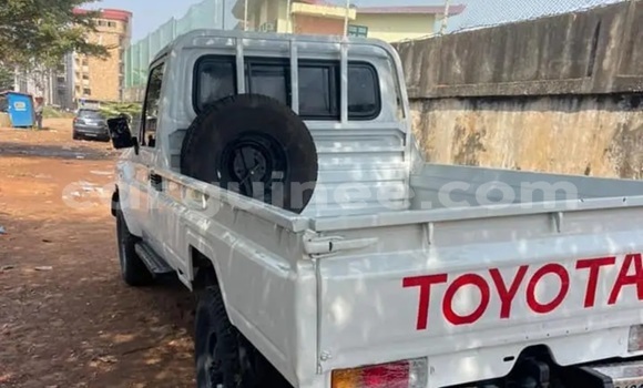 Acheter Occasion Voiture Toyota Land Cruiser Blanc à Conakry, Conakry Acheter Occasion Voiture Toyota Land Cruiser Blanc à Conakry, Conakry