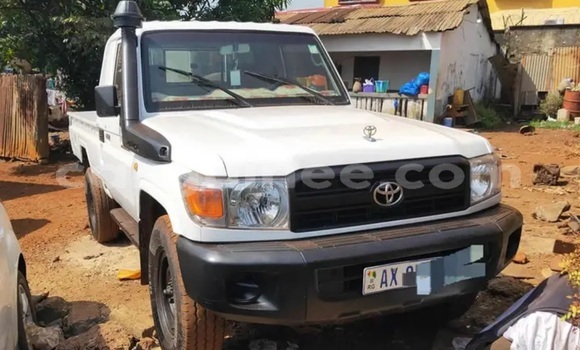 Acheter Occasion Voiture Toyota Land Cruiser Blanc à Conakry, Conakry Acheter Occasion Voiture Toyota Land Cruiser Blanc à Conakry, Conakry