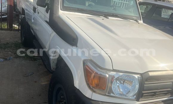 Acheter Import Voiture Toyota Land Cruiser Blanc à Conakry, Conakry Acheter Import Voiture Toyota Land Cruiser Blanc à Conakry, Conakry