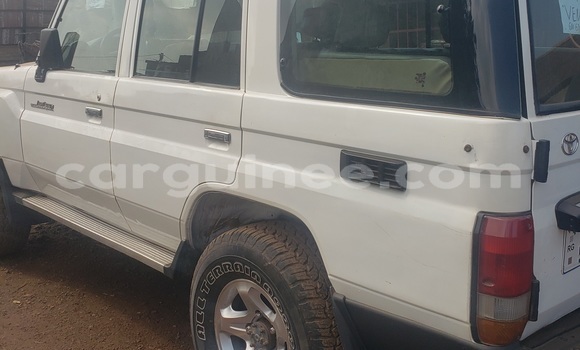 Acheter Occasion Voiture Toyota Land Cruiser Blanc à Conakry, Conakry Acheter Occasion Voiture Toyota Land Cruiser Blanc à Conakry, Conakry
